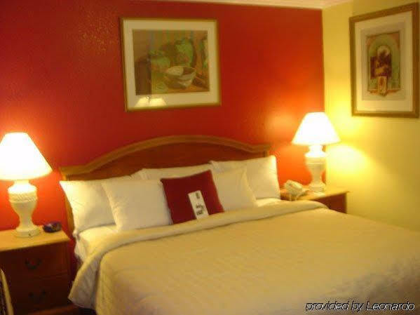 Vagabond Inn Хемет Экстерьер фото