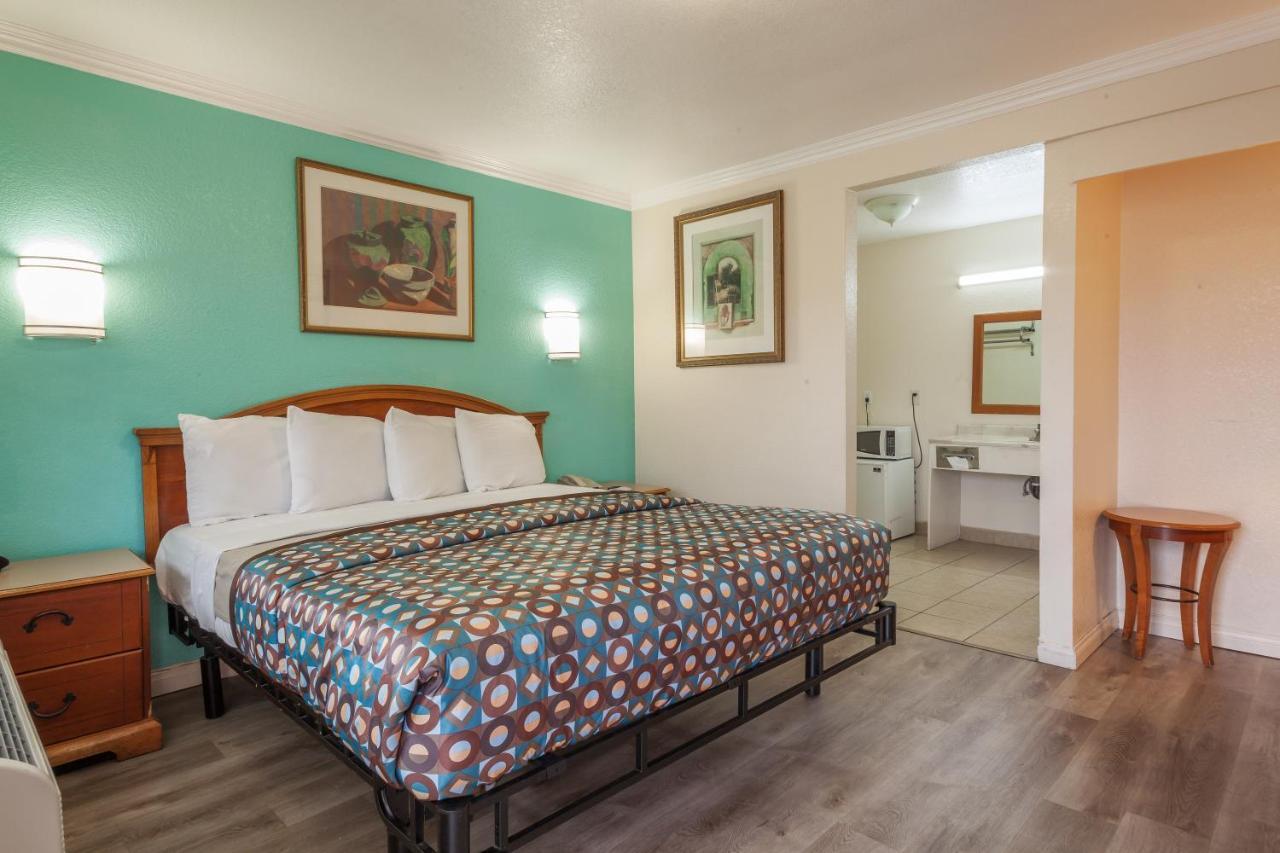 Vagabond Inn Хемет Экстерьер фото