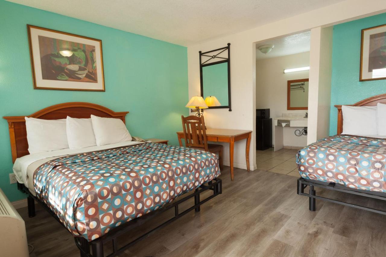 Vagabond Inn Хемет Экстерьер фото